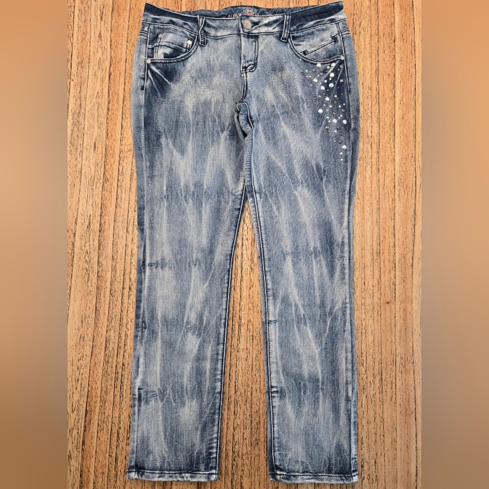 Almost Famous Womens Jeans‎ Size 13 Blue Denim Distressed With Embroidered Front